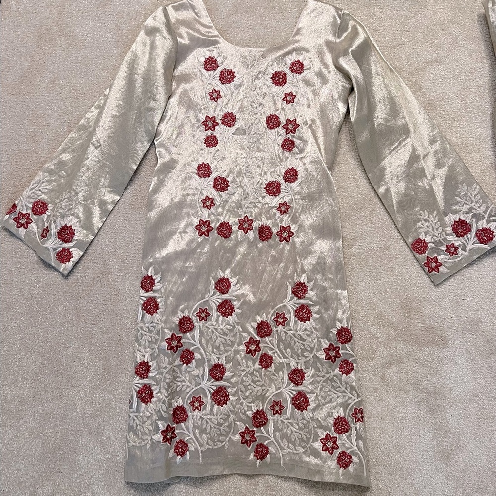 Handmade Embroidered Gold Floral Indian Pakistani Women’s Size Small Tunic Top
